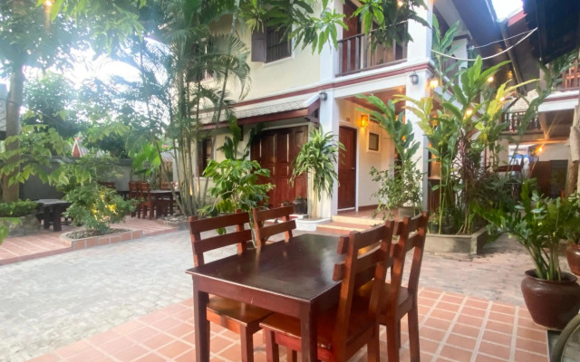 Lao Lu Lodge