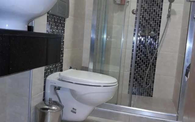 Pera Arya Hotel