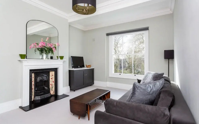 Perfect Pied-a-terre in Clapham by Underthedoormat