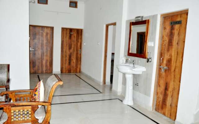 Sartaj Hotel