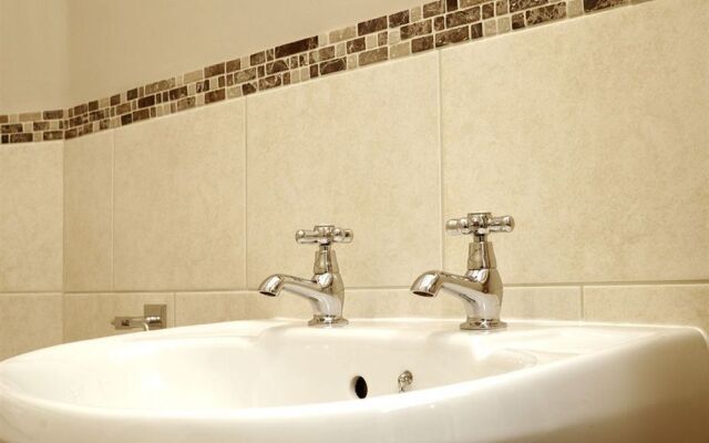 Thornbank House - inc off-site Health Club