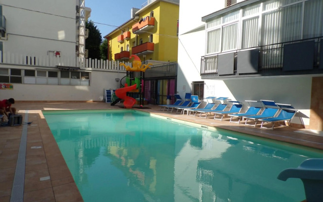 Hotel 2000