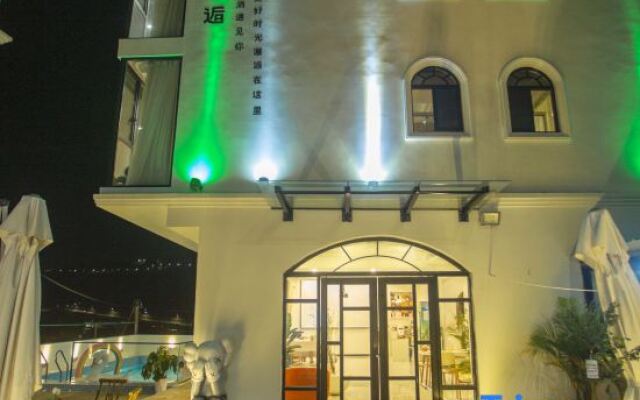 Shengsi Z·Encounter light luxury swimming pool resort