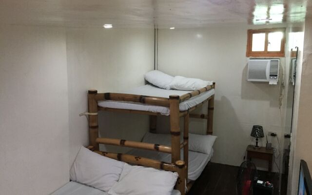 The Orange House - Vigan Villa