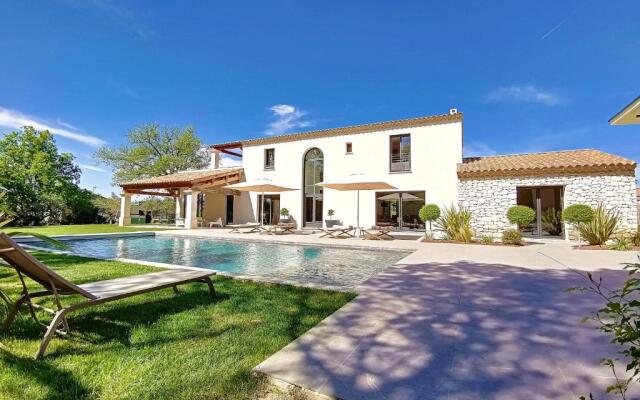 Villa de prestige 10 personnes à Eyragues