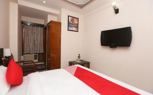 OYO 14390 Hotel Samrat