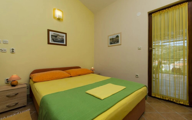 Georgi - 200 m From sea - SA3 Zuti