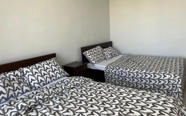 Lovely 2 bedroom nice view and a quiet area