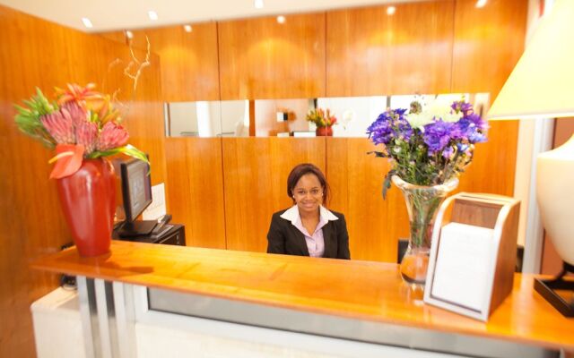 Island Club Hotel & Apartments