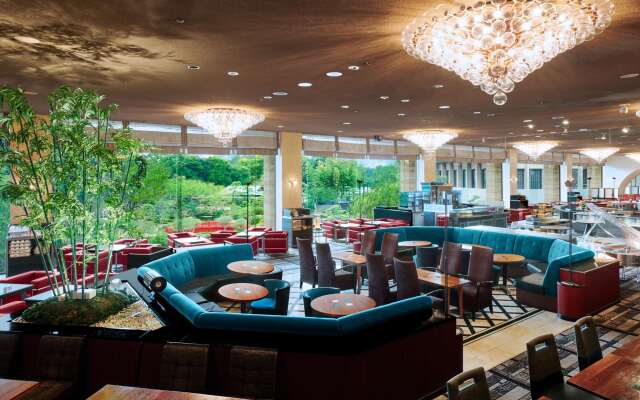 Hotel New Otani Tokyo, The Main