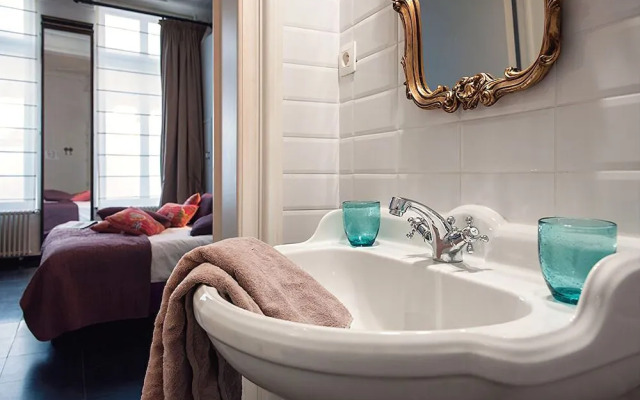 Ganda Rooms & Suites