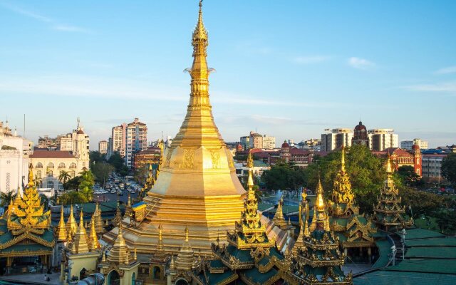 Sule Shangri-La, Yangon