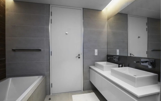 Luxury 3BD Bluewaters Island sea & Dubai Eye View