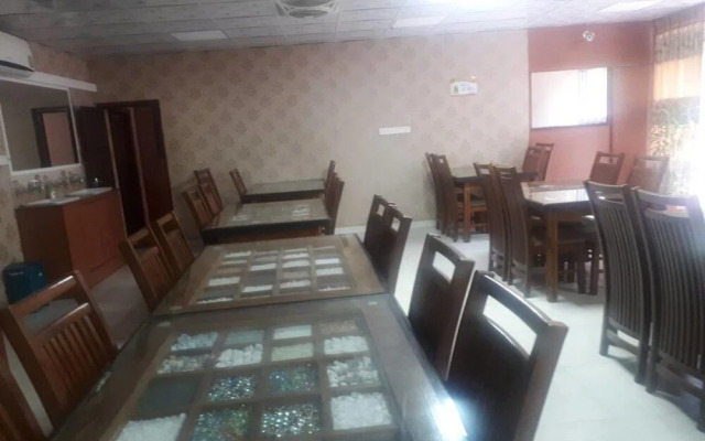 Hotel Chathuna