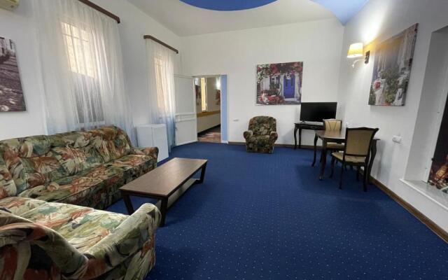 No Problem Hotel at Glinka Street