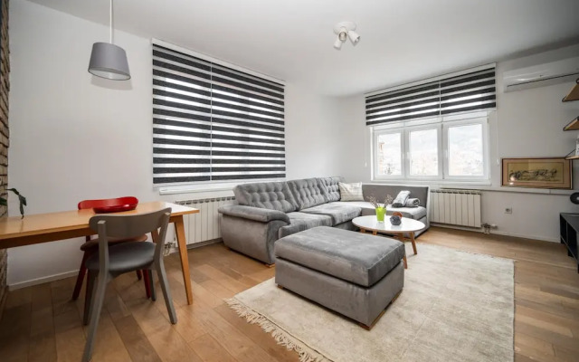 Design 1bdr Apartment With City View