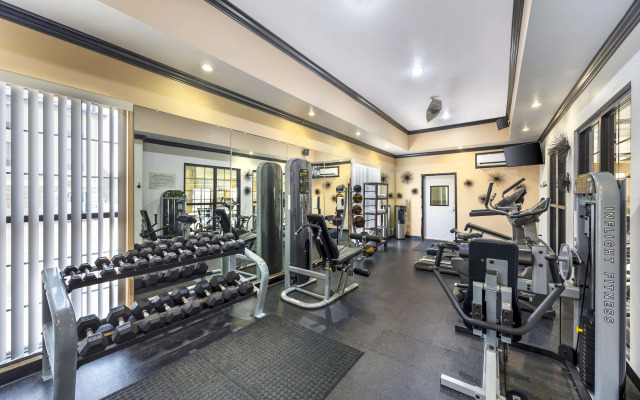 Best Western Plus Emerald Inn & Suites