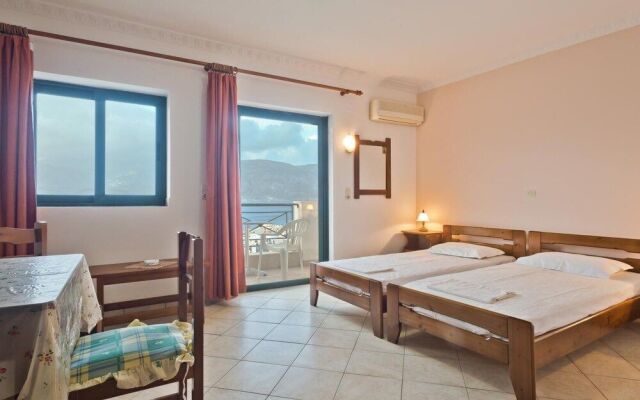 Fronis Apartment