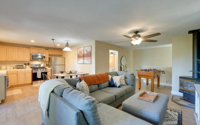 12 Mi to Apple Hill: Family-friendly Cabin Retreat