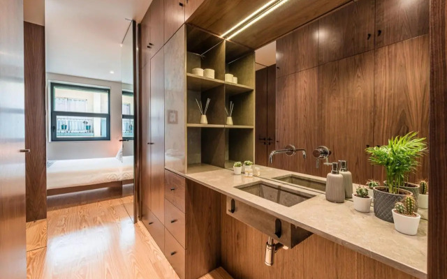 Guestready - Grit & Glam