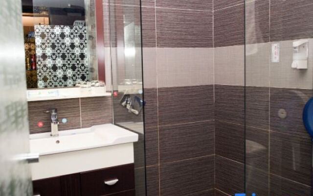 Yiwang Hotel · Selection