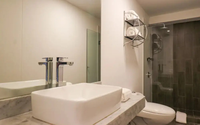 w Admirable 2BR w Modern Balcony in Miraflores