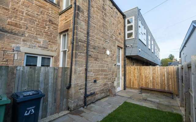 New 3-Bedroom Apartment Close to City Centre