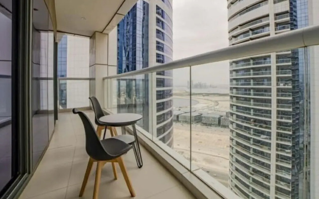 Luxury 2BR Apartment in Paramount Towers Business Bay