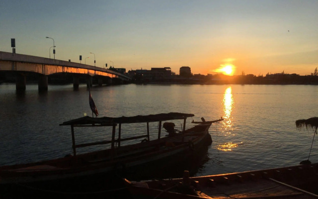 Boutique Kampot Hotel