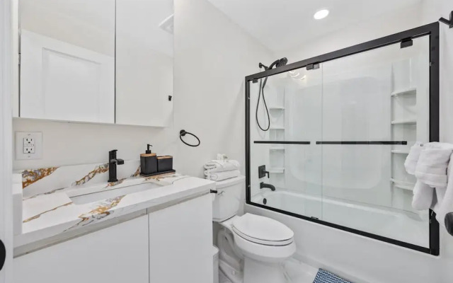 Elvi s Beachside Trio