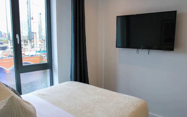 Slate Suite 1BR City Views