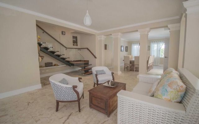 Cozy and Private Villa in Puntacana Village