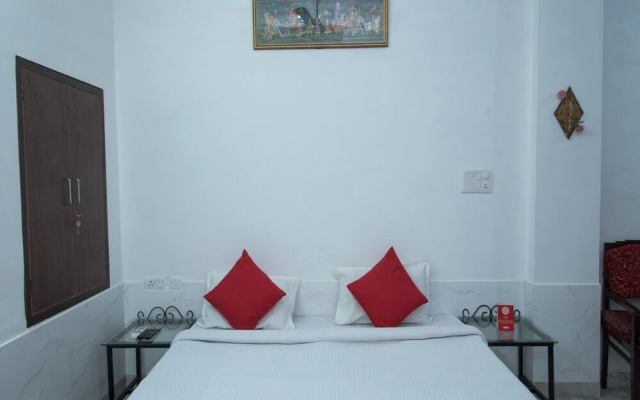 The Girdhar Niwas By OYO Rooms