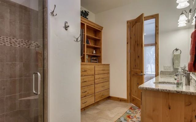 Pointe Of View 3 Bedroom Apts