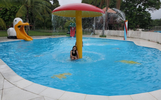 Casa em Condomínio com Piscina Privativa
