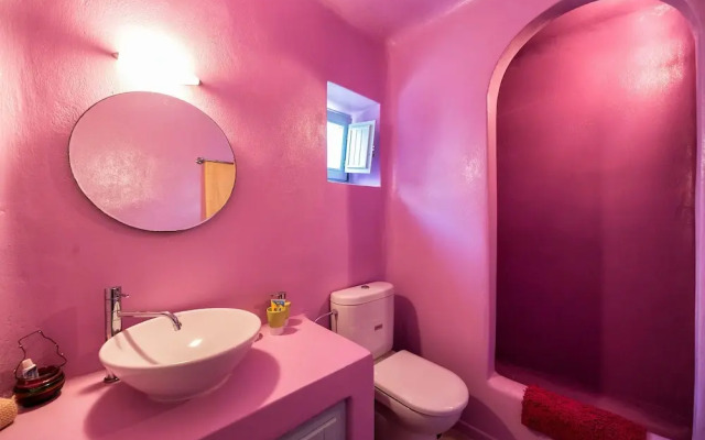 Sleeps8-parking-garden-pool-sunsets-barbeque