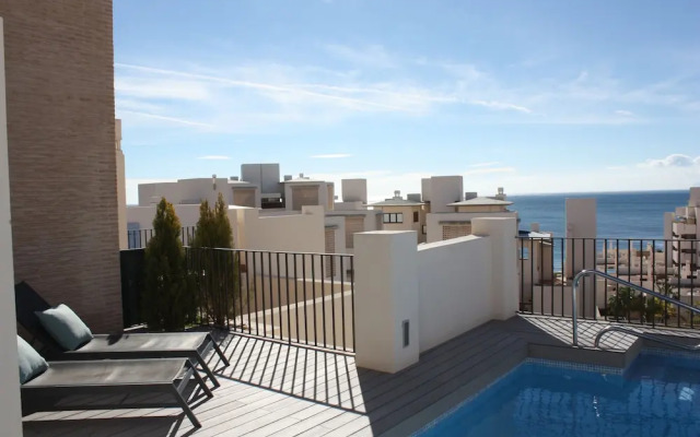 Penthouse With Private Pool Near Beach