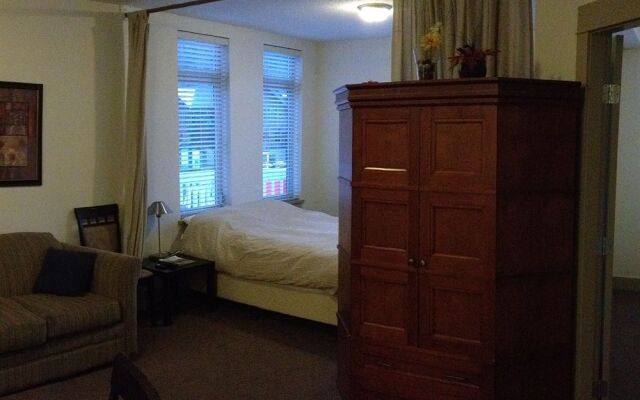Pemberton Gateway Village Suites Hotel