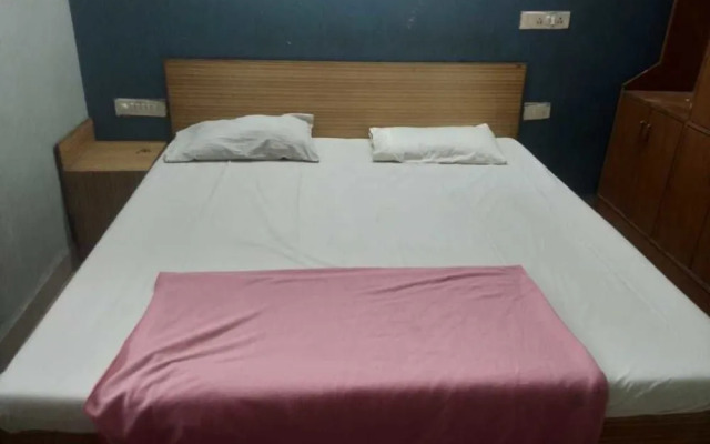 iROOMZ Pranathi Comforts