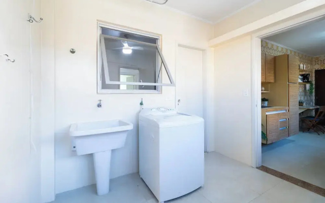 250m da praia com AC 4 quartos