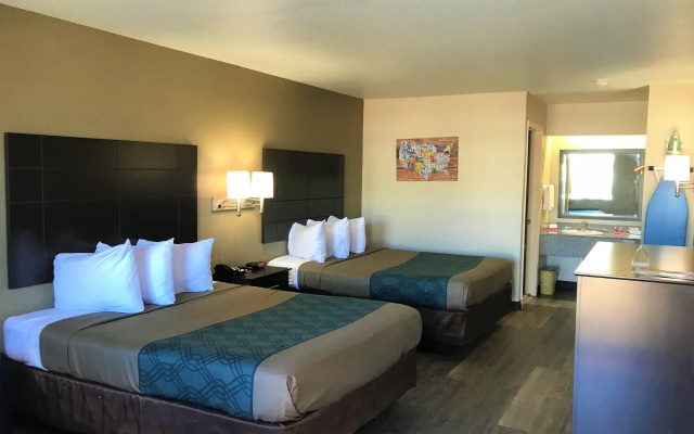 Econo Lodge Near Lackland Air Force Base - SeaWorld