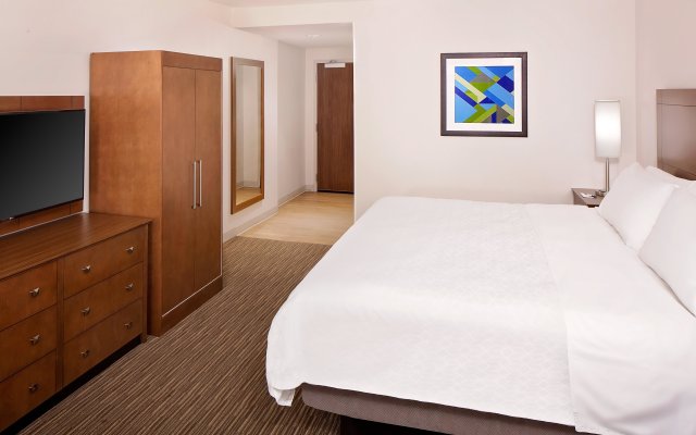 Holiday Inn Express & Suites Austin Downtown - University by IHG