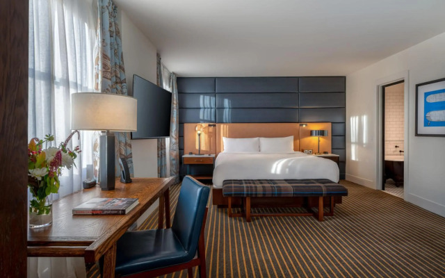Hotel Theodore