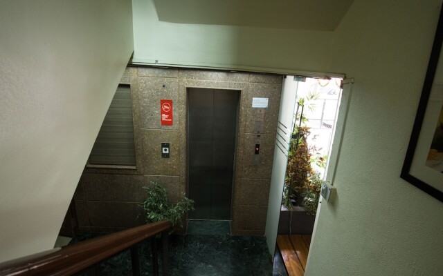 OYO 9949 Hotel Silvver Crest