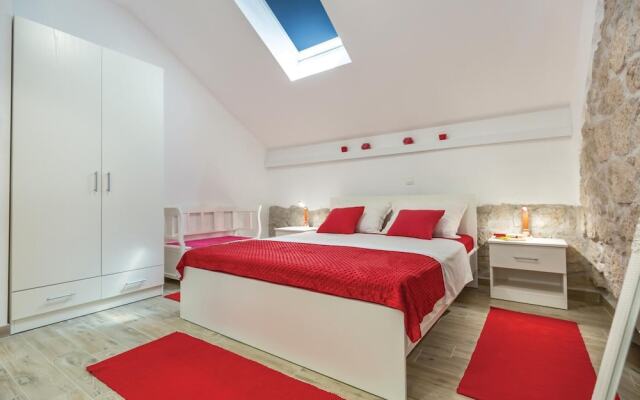 Amazing home in Ploce w/ WiFi and 3 Bedrooms