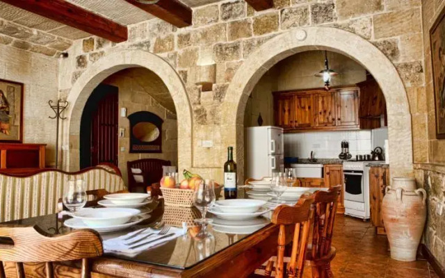 San Lawrenz Farmhouses