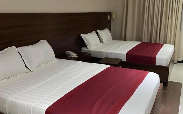 Posh Hotel And Suites