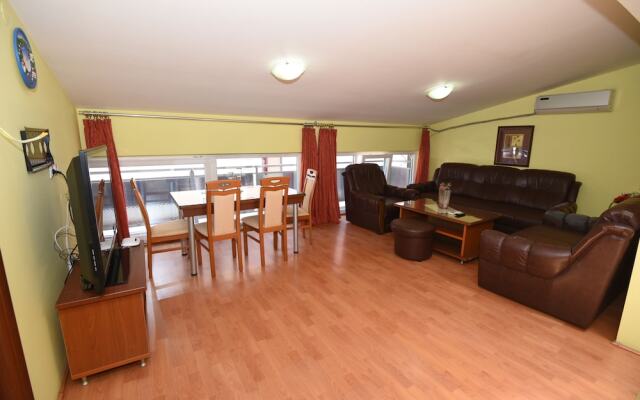 Darni Central Apartments