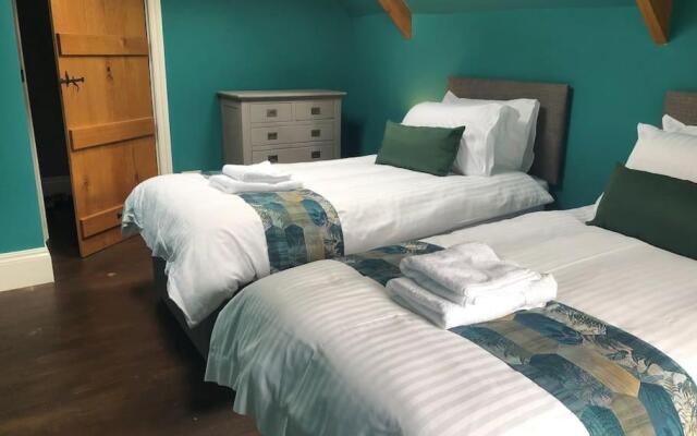 Spacious 4-bed House in Lynton