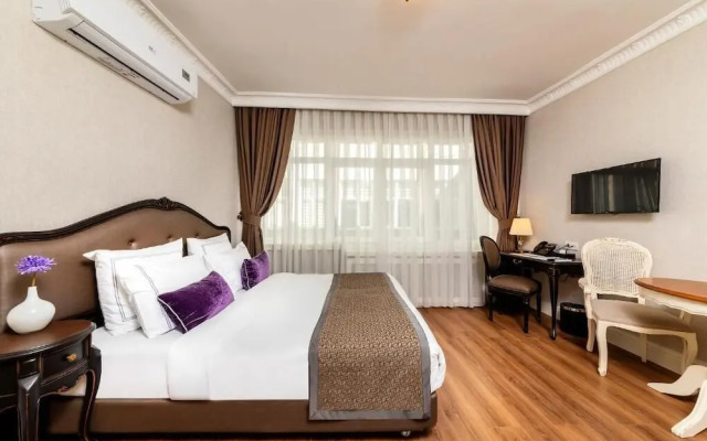 Meroddi La Porta Hotel